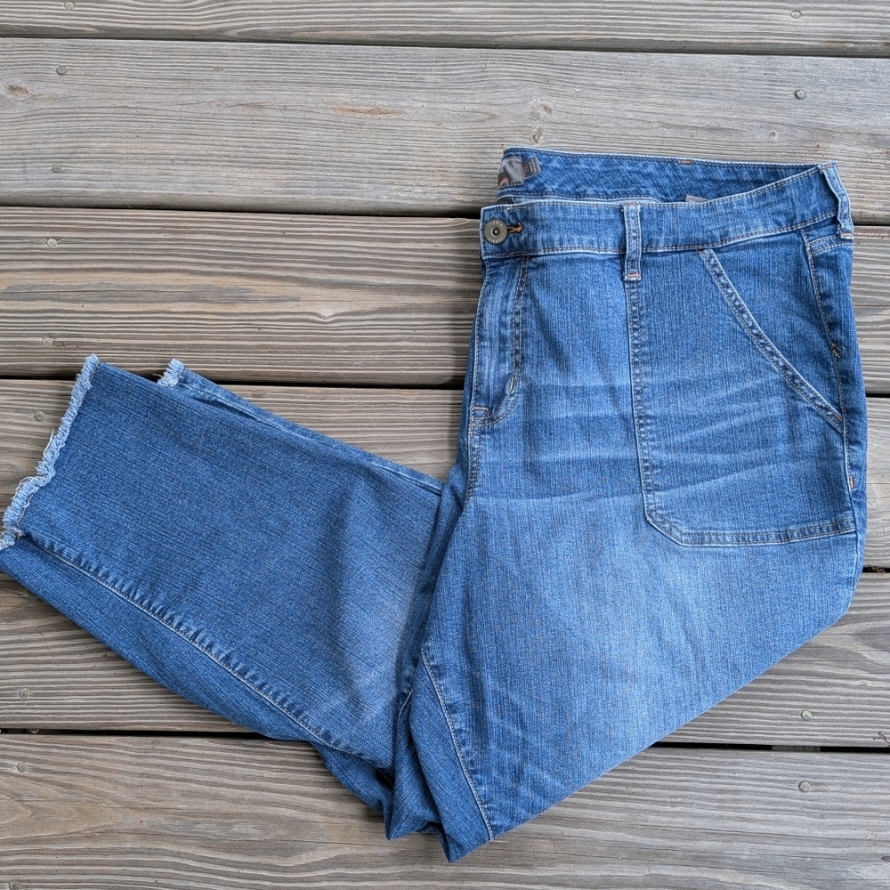Torrid Cropped Boyfriend Blue Denim Jeans Size 26 Plus Size